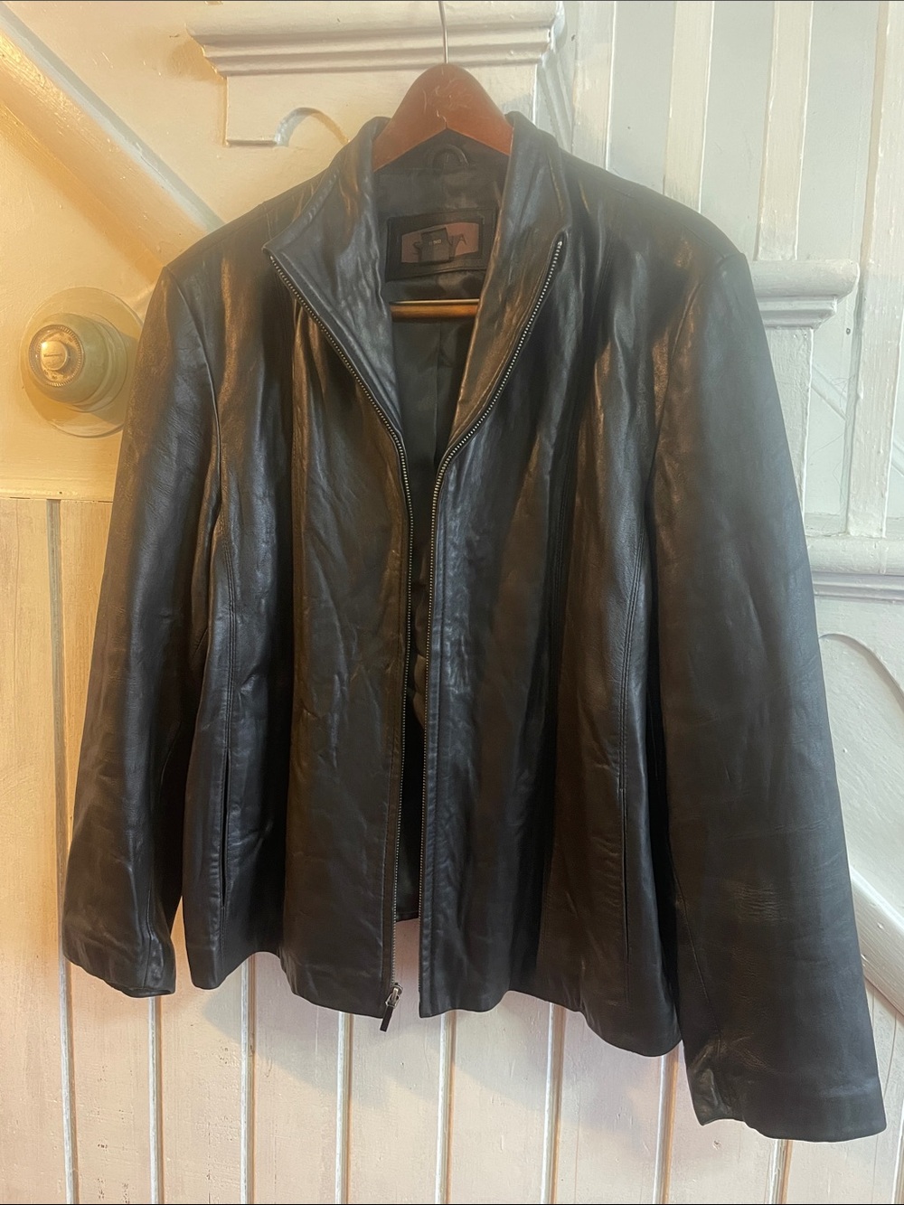 Men's Black Leather Zip-Front Jacket
